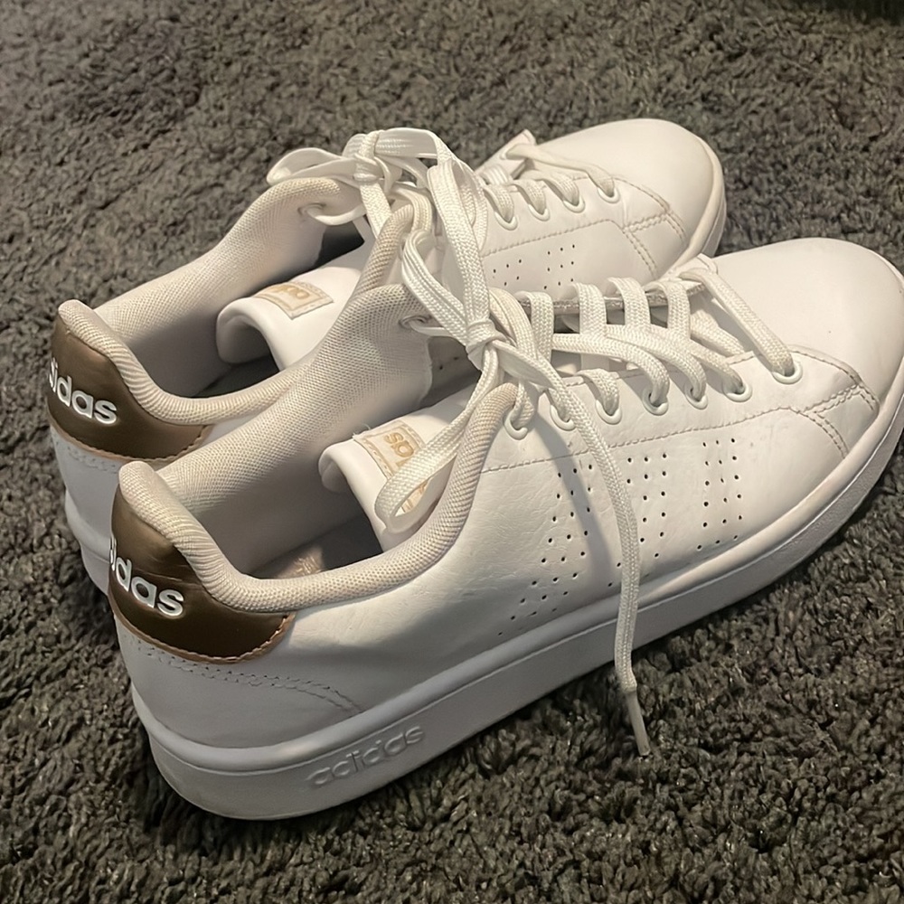 Adidas Advantage Gold Back Sneaker